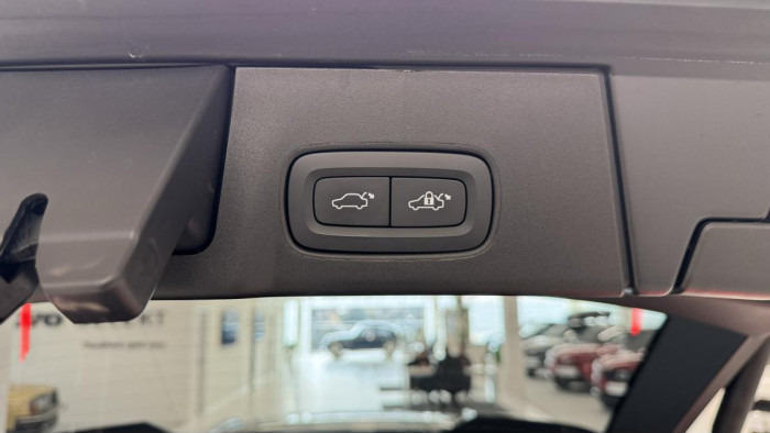 Volvo V90 CROSS COUNTRY B5 REZERVACE