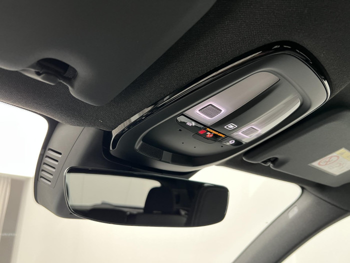 Volvo XC40 B3 PLUS DARK AUT CZ