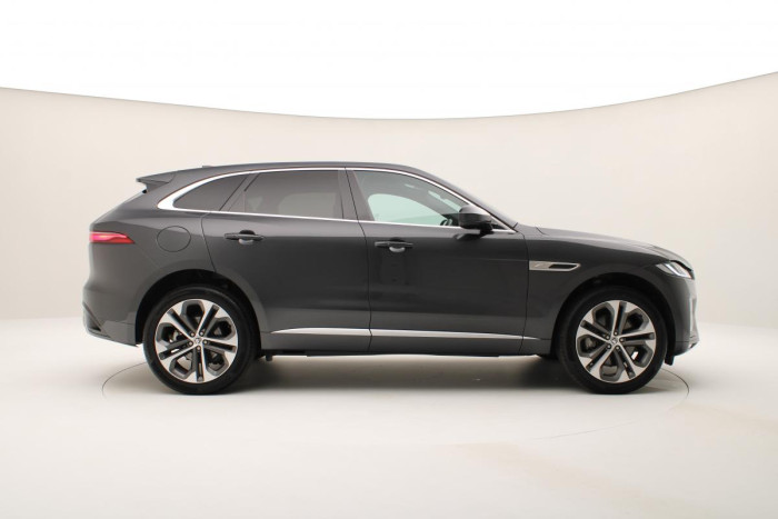 Jaguar F-Pace D300 R-DYNAMIC SE REZERVACE 3.0 d Dynamic SE