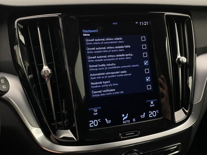 Volvo V60 T6 AWD RECHARGE REZERVACE