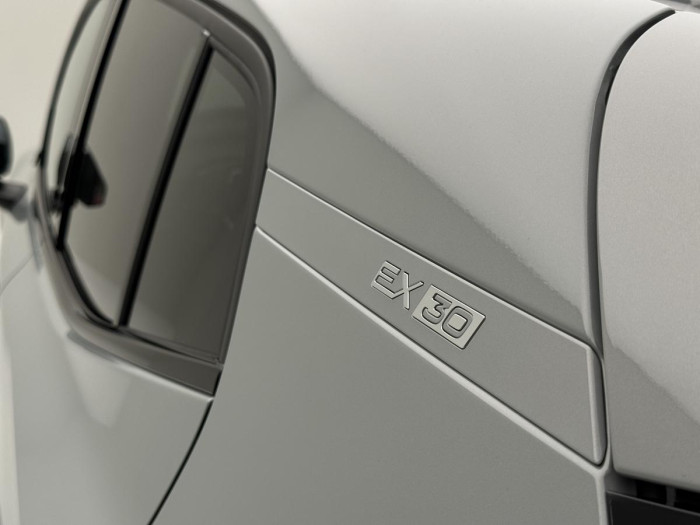 Volvo EX30 PURE ELECTRIC RECHAR. CORE RWD