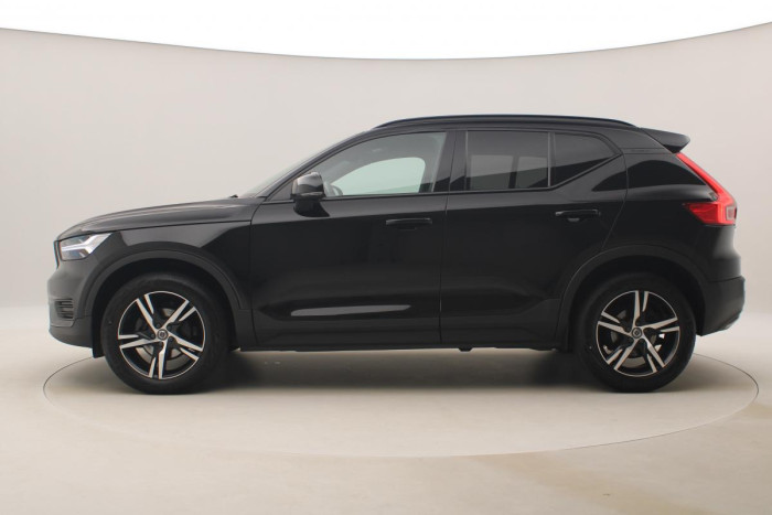 Volvo XC40 T3 R-DESIGN AUT REZERVACE