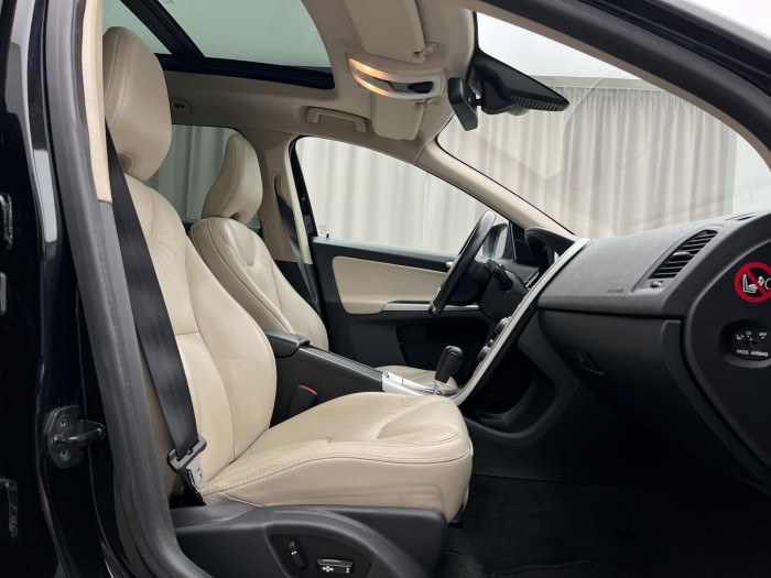 Volvo XC60 D3 AWD MOMENTUM AUT CZ 2.4 d Momentum