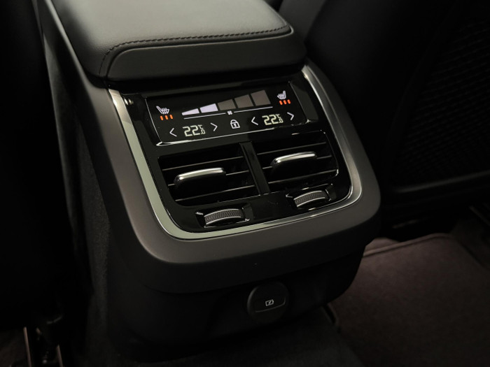 Volvo V60 B4 ULTIMATE DARK AUT