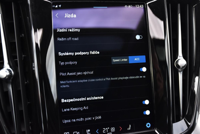 Volvo V60 CC B5 AWD ULTIMATE REZERVACE 2.0 CC CC