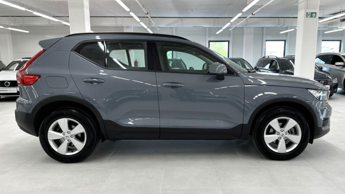 Volvo XC40 T2 CORE AUT REZERVACE
