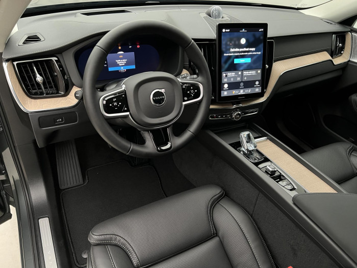 Volvo XC60 B5 AWD DARK ULTRA AUT