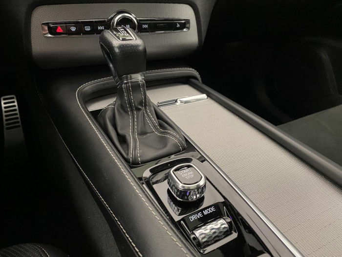 Volvo XC90 D5 AWD R-DESIGN AUT REZERVACE 2.0 d