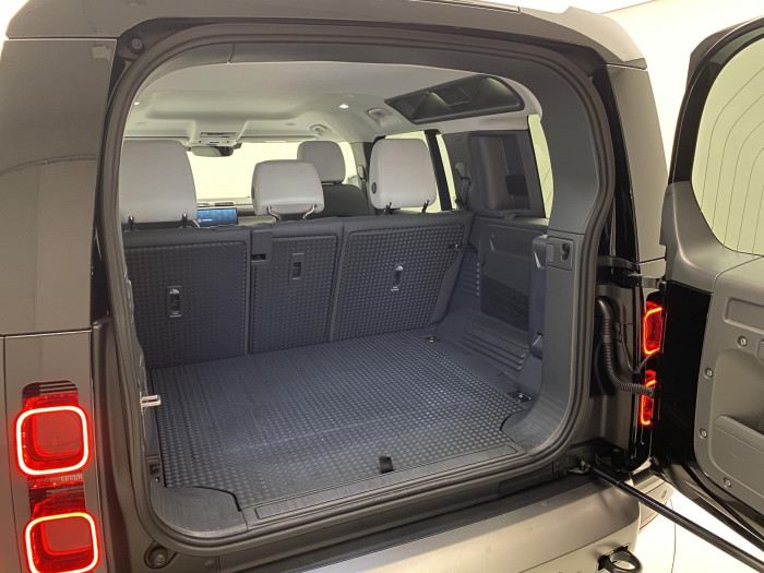 Land Rover Defender 110 D250 X-DYNAMIC SE AWD AUT 3.0 d Dynamic SE