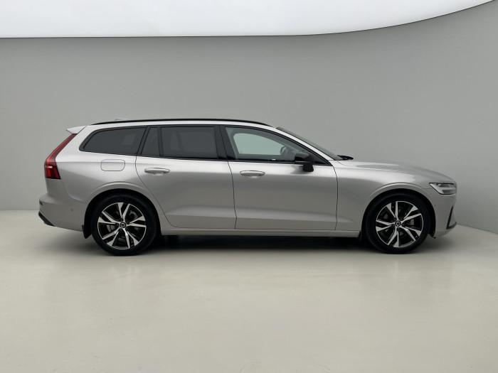 Volvo V60 B4 PLUS DARK AUT 1.maj.