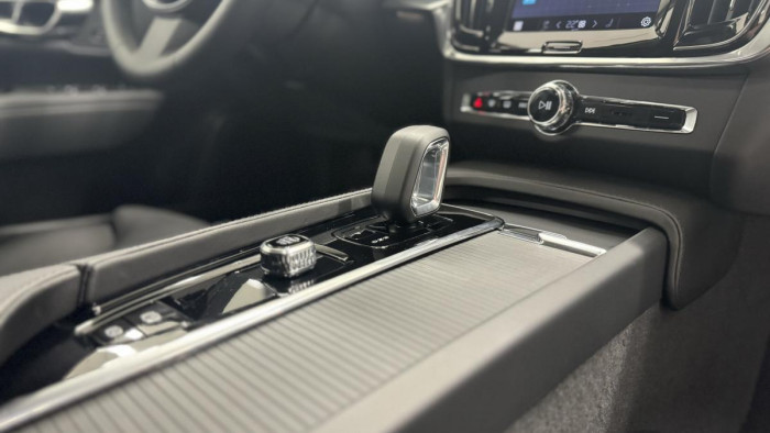 Volvo V90 CROSS COUNTRY B4 AWD REZERVACE