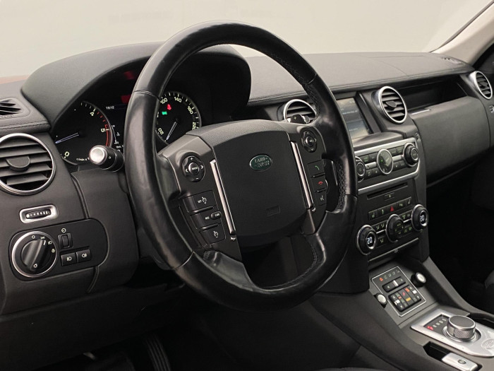 Land Rover Discovery 3.0 TDV6 S AWD REZERVACE