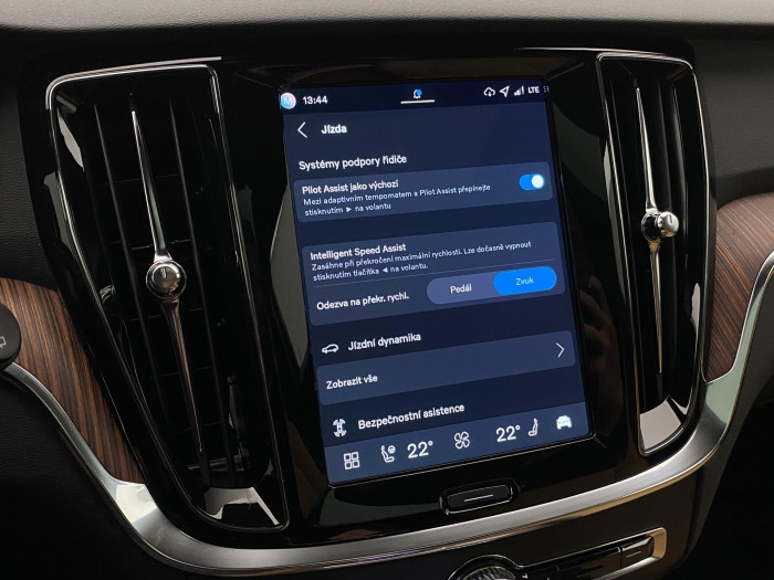 Volvo V60 B4 AUT DARK PLUS