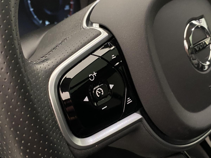 Volvo XC90 T6 AWD INSCRIPTION REZERVACE
