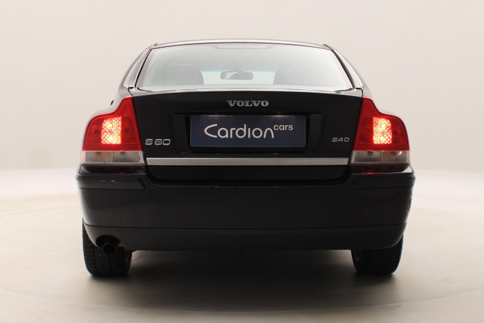 Volvo S60 D5 2.4D CZ 2.4 d d