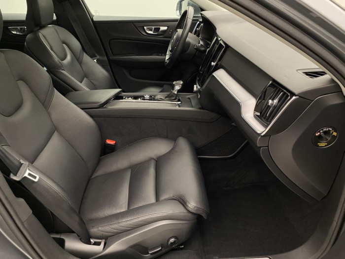 Volvo V60 T5 MOMENTUM AUT CZ REZERVACE 2.0 Momentum
