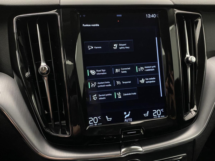 Volvo XC60 D4 MOMENTUM AUT REZERVACE 2.0 d Momentum