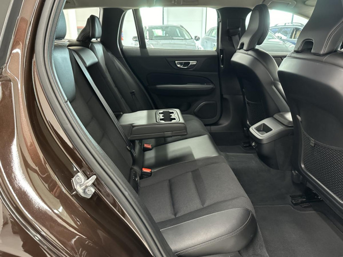 Volvo V60 D3 MOMENTUM REZERVACE 2.0 d Momentum