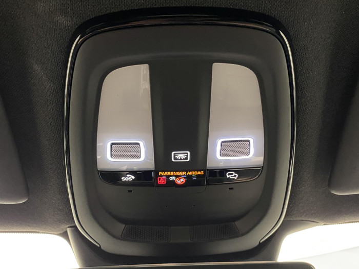 Volvo XC40 B3 DARK PLUS AUT CZ