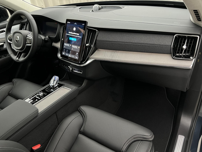 Volvo XC90 T8 AWD RECHARGE DARK ULTRA AUT