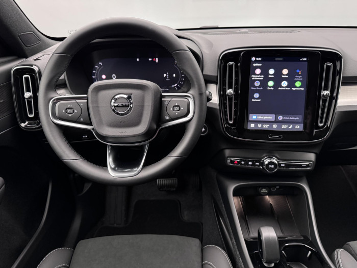 Volvo XC40 B3 AUT DARK PLUS