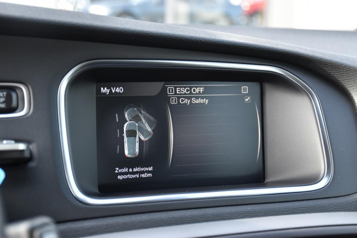 Volvo V40 D2 BLACK EDITION REZERVACE 2.0 d Edition