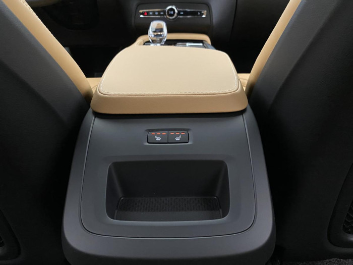 Volvo XC90 B5 AWD AUT BRIGHT PLUS 7míst 2.0 Plus