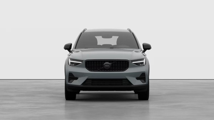 Volvo XC40 B3 AUT PLUS BLACK EDITION