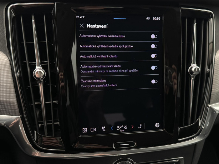 Volvo V90 CC B4 AWD PLUS BRIGHT AUT CZ