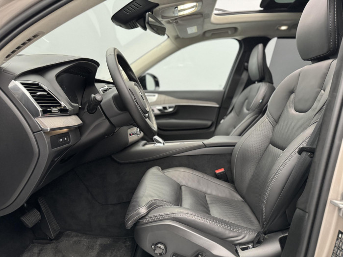 Volvo XC90 T8 AWD RECHARGE ULTIMATE DARK