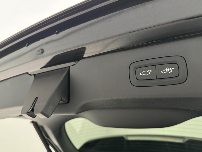 Lynk & Co 01 PHEV DCT AUT 1.maj