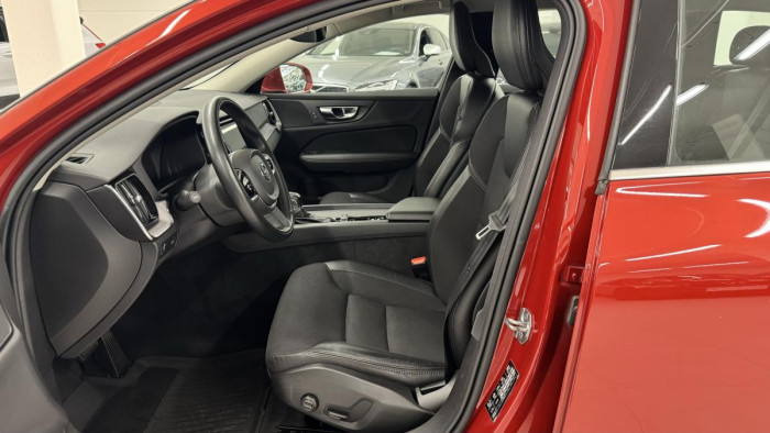 Volvo V60 D4 MOMENTUM ADVANCED REZERVACE 2.0 d Momentum