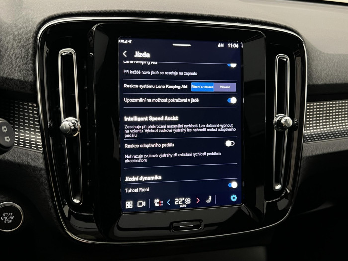 Volvo XC40 B3 ULTRA DARK AUT CZ 1.maj.