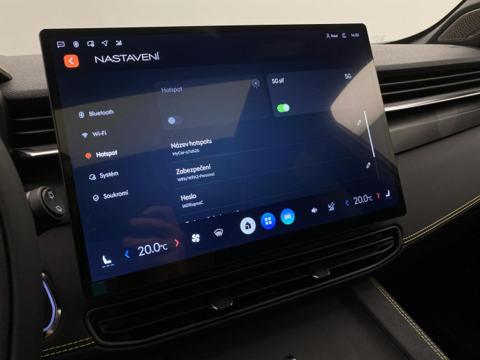 Lynk & Co 01 01 MORE PHEV