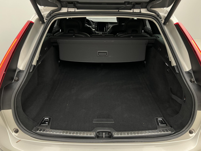 Volvo V90 CC D5 AWD PRO AUT CZ 2.0 d CC CC