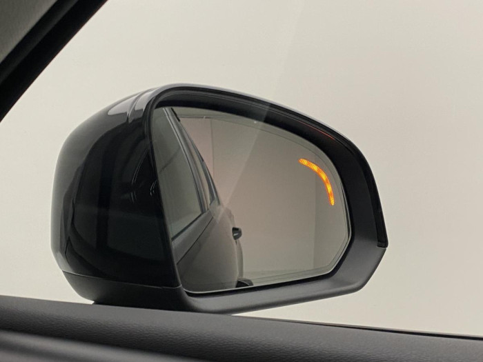 Volvo XC40 B4 AWD MOMENTUM AUT REZERVACE 2.0 Momentum