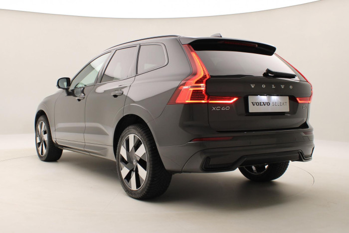 Volvo XC60 B4 AWD DARK PLUS AUT CZ 1.maj