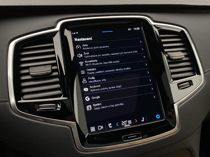 Volvo XC90 T8 AWD BRIGHT ULT REZERVACE