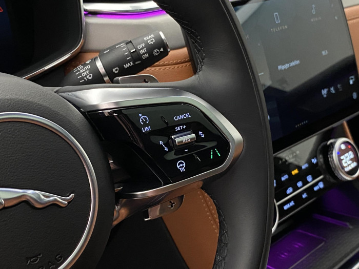 Jaguar F-Pace D300 R-DYNAMIC HSE REZERVACE 3.0 d Dynamic