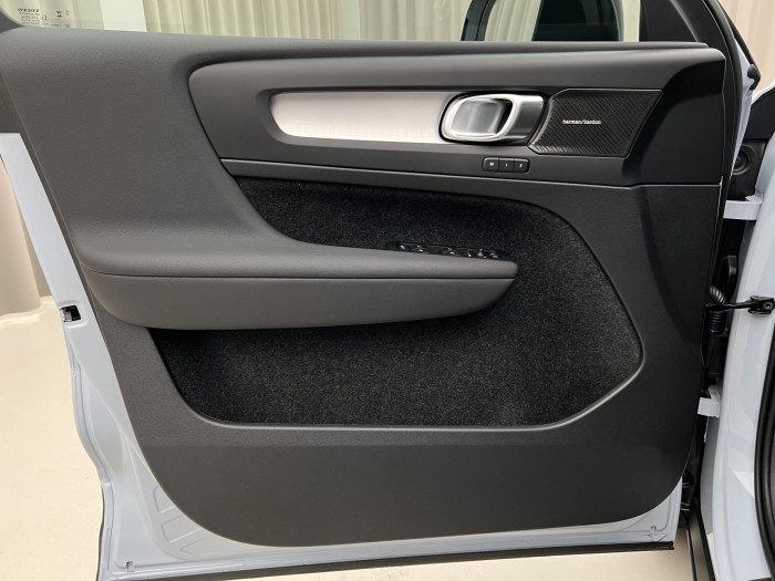 Volvo XC40 B3 DARK PLUS AUT