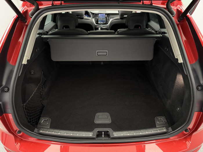 Volvo XC60 B4 AWD MOMENTUM PRO CZ 2.0 Momentum