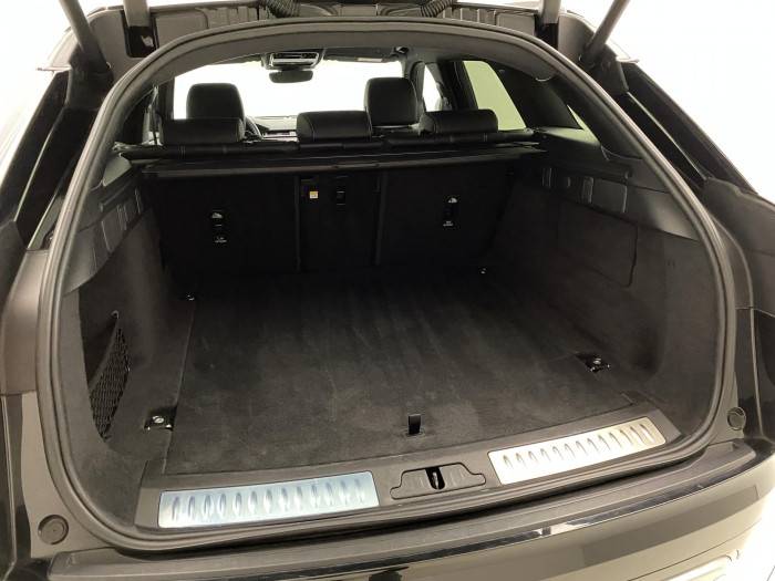 Land Rover Range Rover Velar D200 R-DYNAMIC SE REZERVACE 2.0 d Dynamic SE