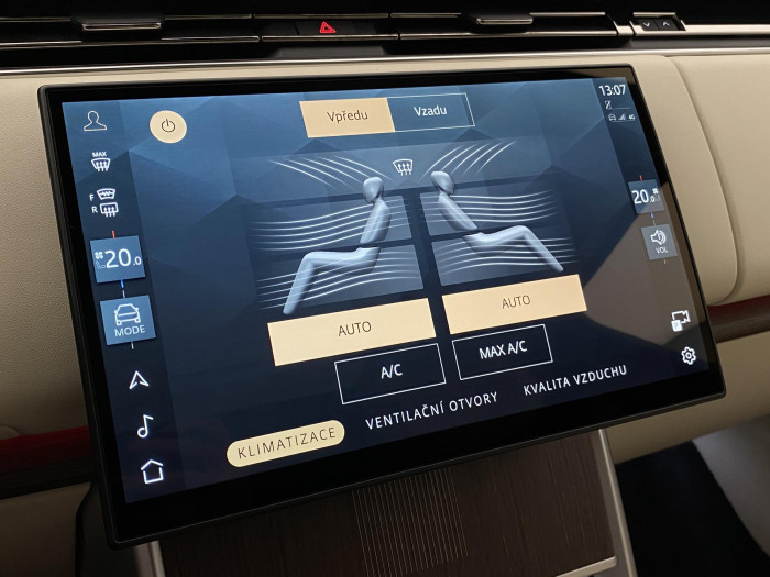 Land Rover Range Rover P550e AUTOBIOGRAPHY SWB