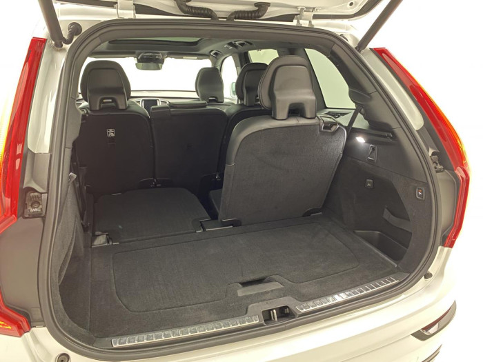 Volvo XC90 D5 AWD R-DESIGN AUT REZERVACE 2.0 d