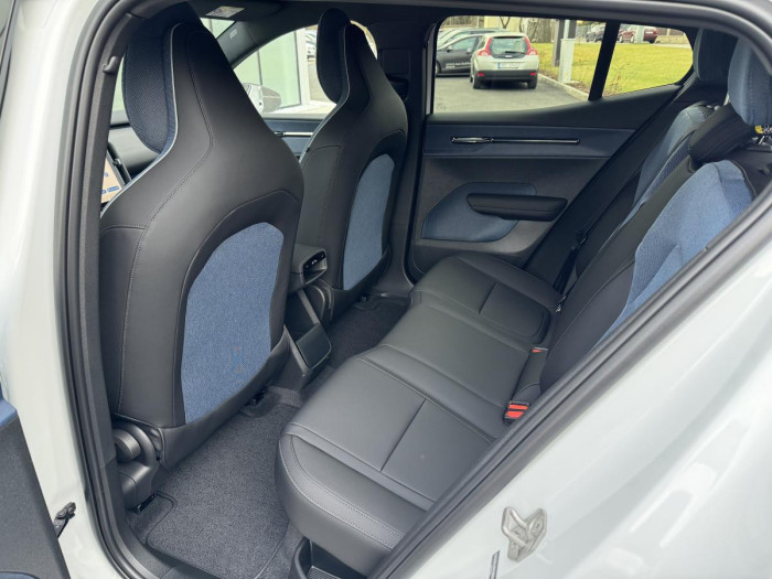 Volvo EX30 PURE ELECTRIC PLUS RWD Plus