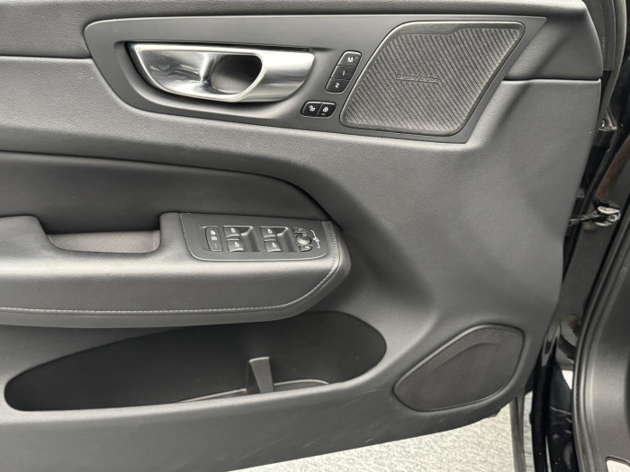 Volvo XC60 B4 AWD DARK PLUS AUT