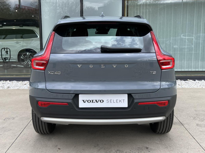 Volvo XC40 T2 ESSENTIAL CZ