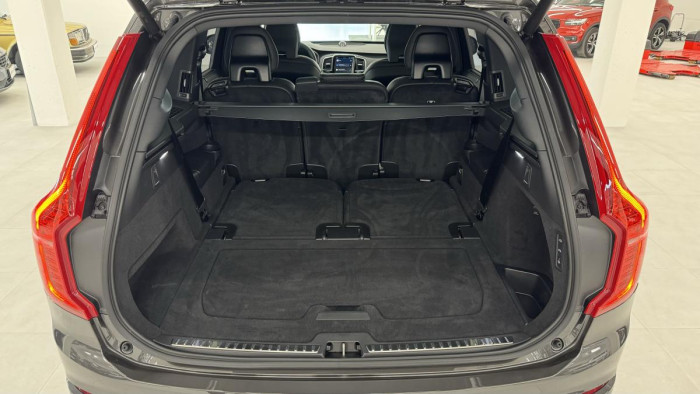 Volvo XC90 T8 AWD ULTIMATE DARK REZERVACE