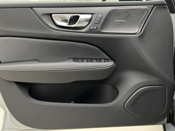 Volvo V60 B4 DARK PLUS