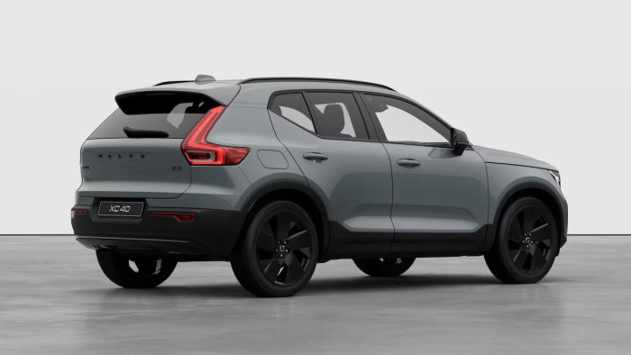 Volvo XC40 B3 AUT PLUS BLACK EDITION